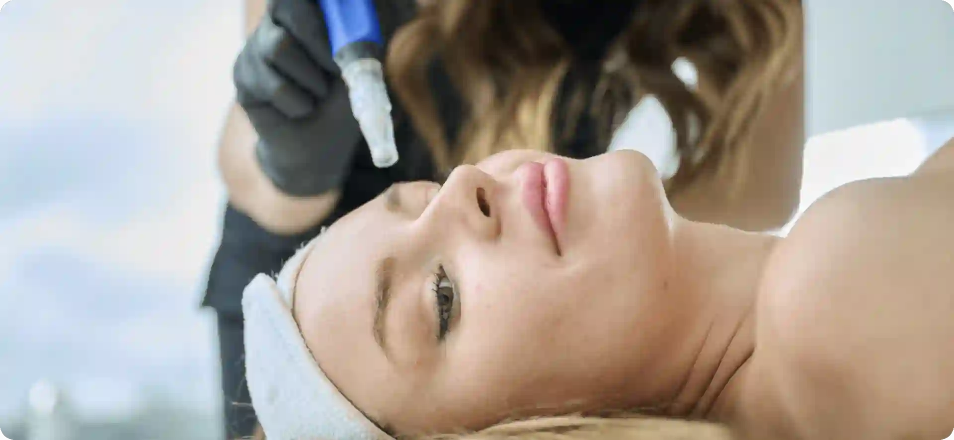 How Do Microneedles Trigger New Collagen and Elastin in Loose Skin Reading?